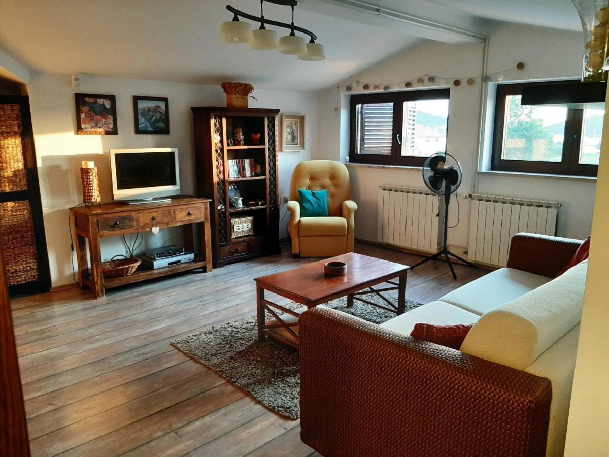 Nice, Cosy Studio Apartment With Shared Outdoor Pool Banjole Exterior foto